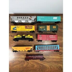 Lot Of 9 HO Scale Train Cars Bachmann Tyco Penn Salt ATSF Boraxo MEC Santa Fe